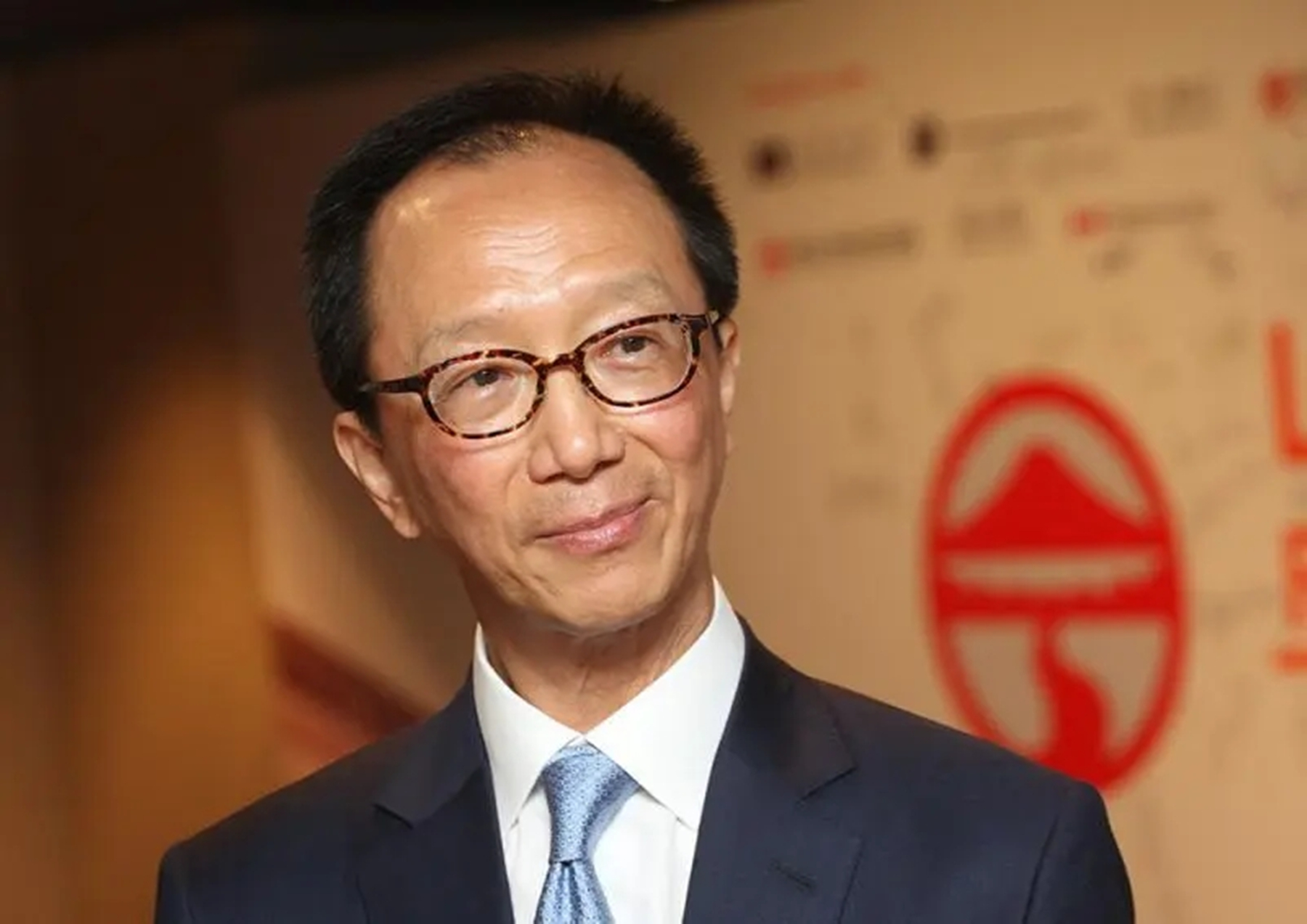 跳水冠军伏明霞老公是谁,跳水伏明霞老公身价