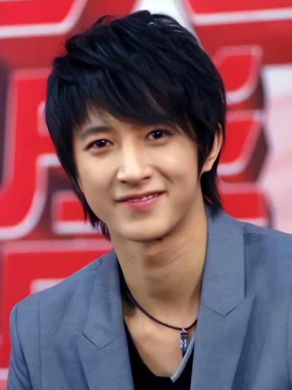 战狼2韩庚与卢靖姗片段,战狼2女主角卢靖姗片段