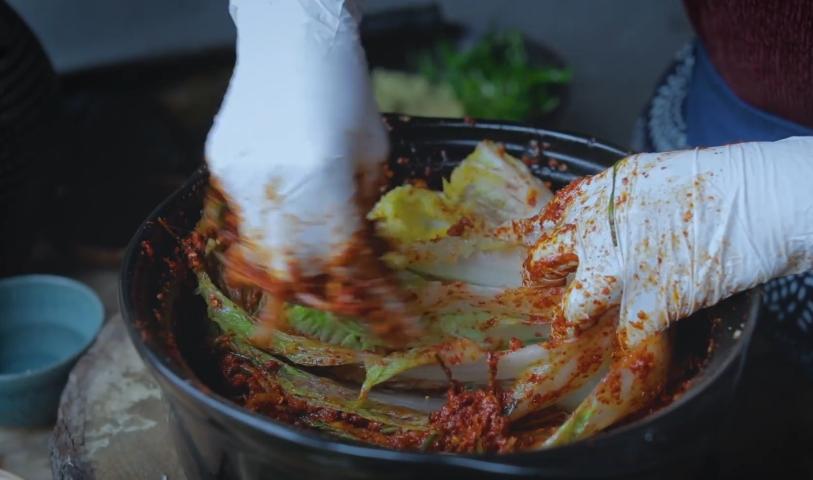 韩国人说中国抄袭韩国的韩服,韩国女星传统服饰