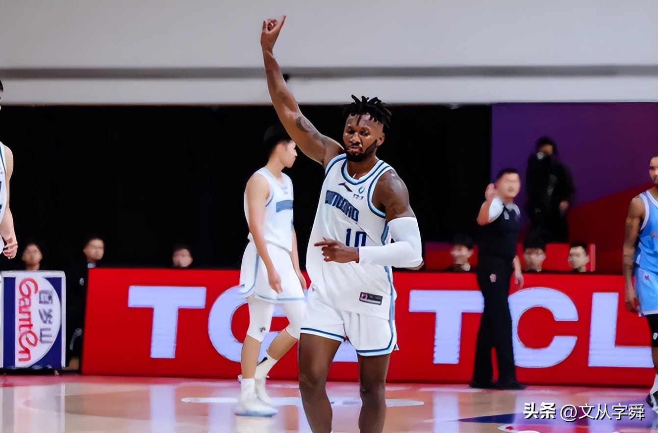 青岛男篮主场负新疆六连胜被终结,青岛男篮最新赛果比赛统计