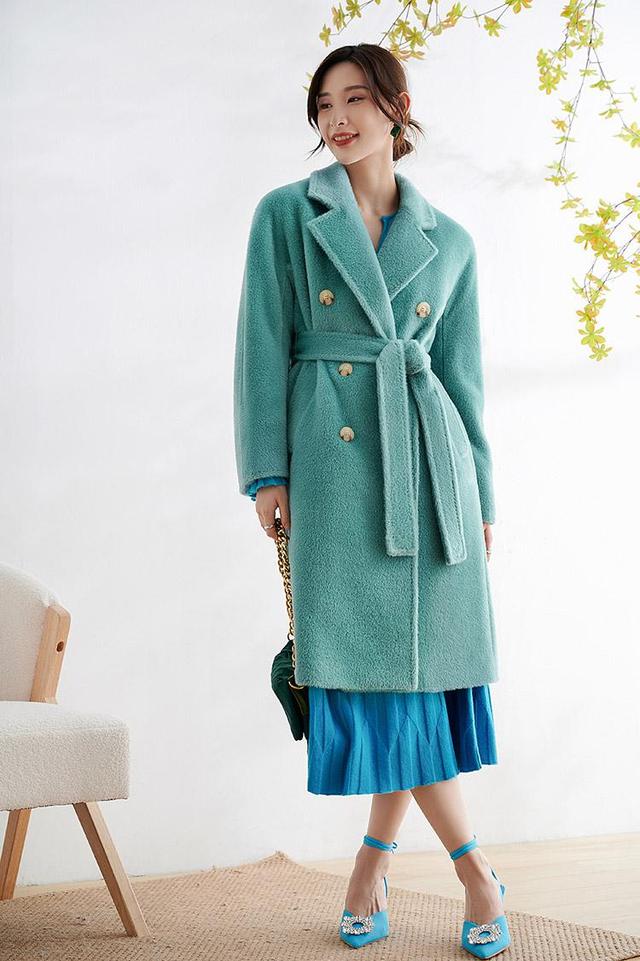 穿衣搭配如何凸显自己的身材,穿衣搭配小技巧中年人