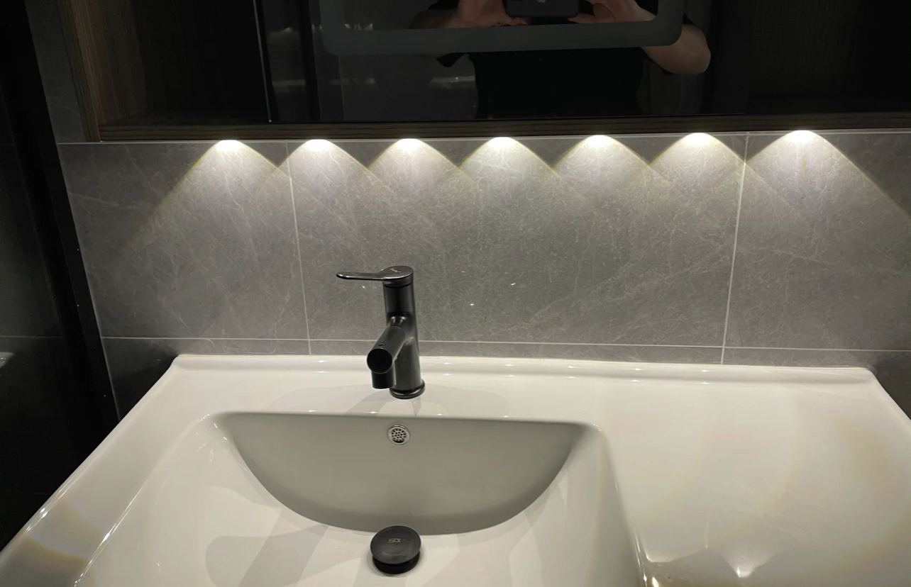 卫生间用了十年需要重新装修吗,卫生间小改造