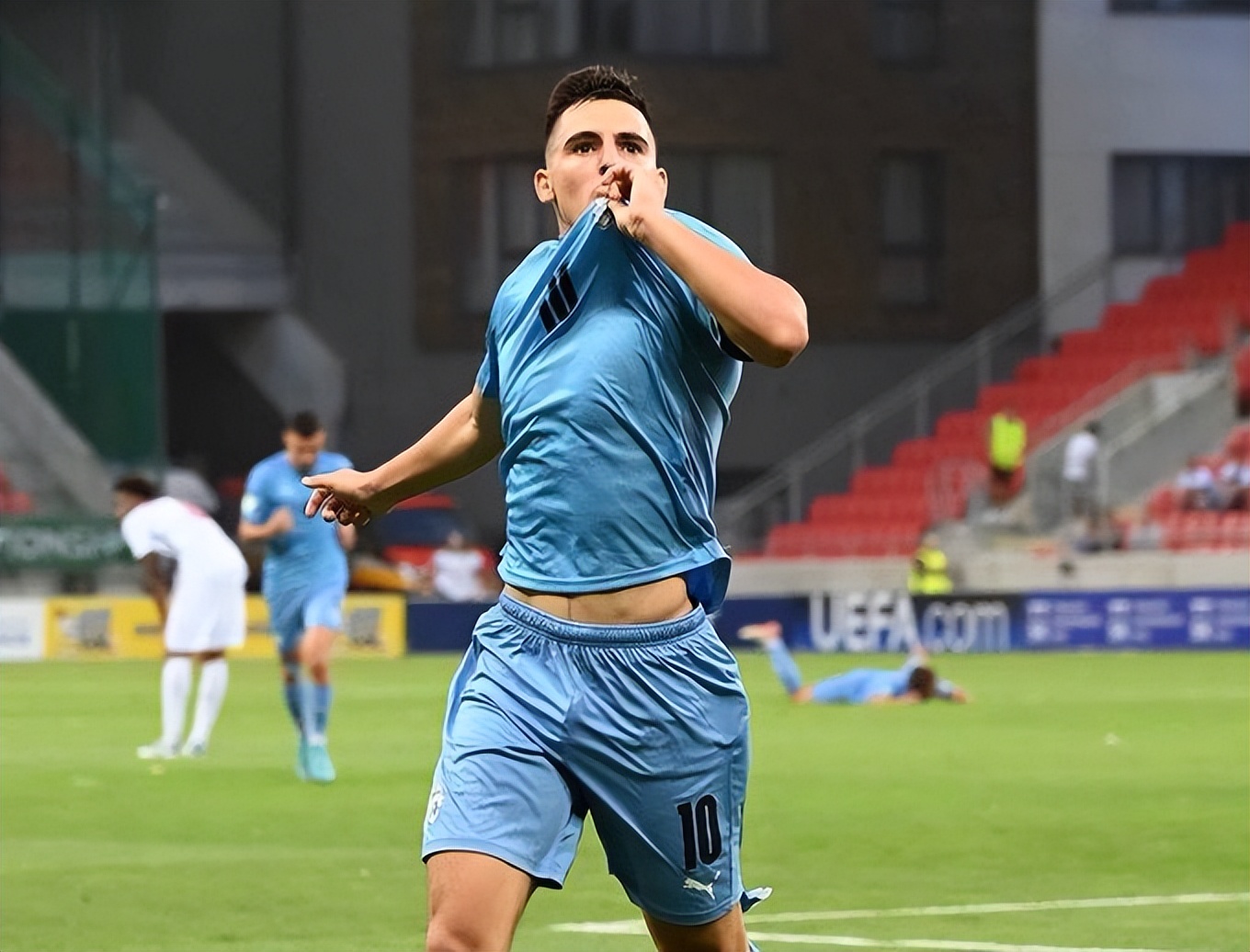 根西岛格里利什！获瓜帅盛赞的小岛球星-亚历克斯·斯科特！