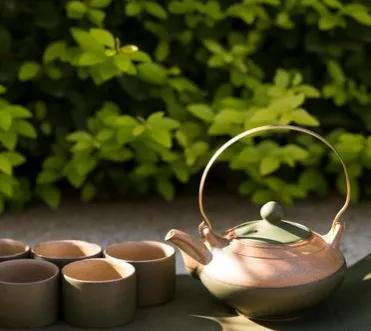 性格一样的男女容易相互吸引吗,性格相似的人怎么做到互补