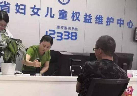 足球教练被侵害案例,足球教练猥亵女队员警方介入