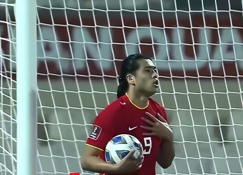 国足0比3韩国朱辰杰,国足0比0日本朱辰杰抽射