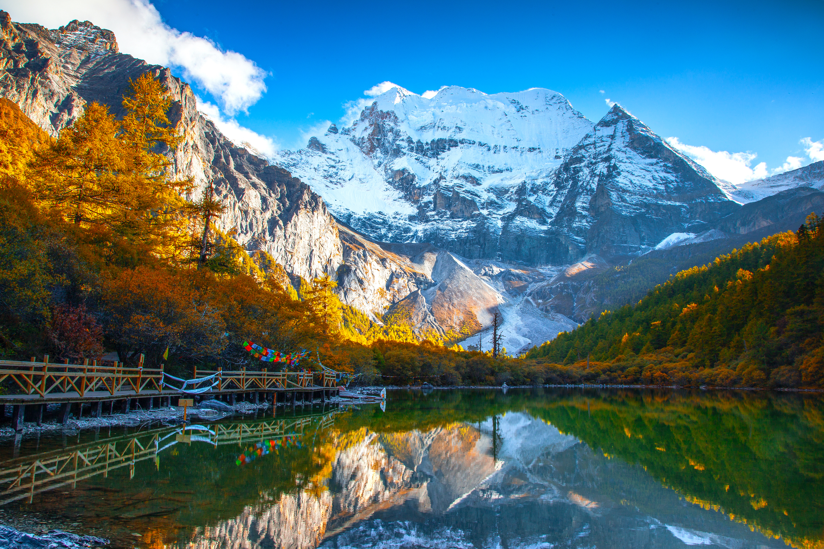 北疆金秋喀纳斯美景,北疆秋色最美喀纳斯