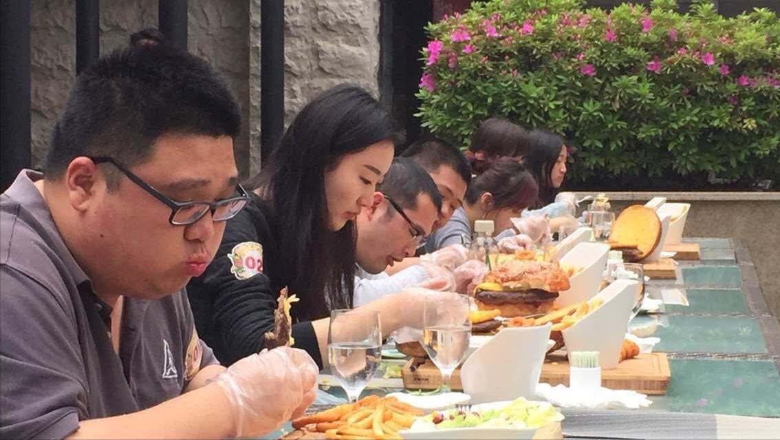 泛娱乐时代下，网络“吃播”文化的发展历程、发展因素有哪些？