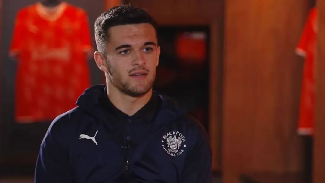 鏉板厠涓瑰凹灏旀柉瓒崇悆,鏉板厠路涓瑰凹灏旀柉