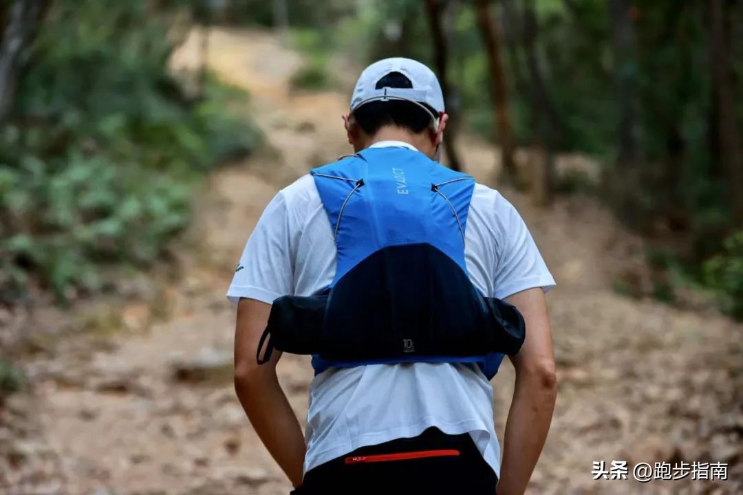 越野跑背包迪卡侬,迪卡侬越野背包容量