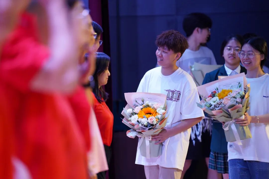 重庆市江北中学毕业典礼|情系江中青云万里