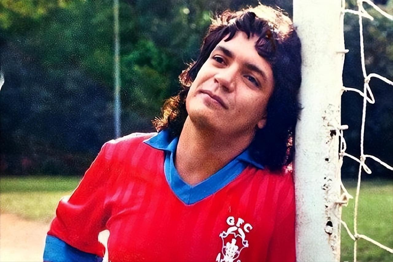 殴打球迷,殴打球迷的足球球员