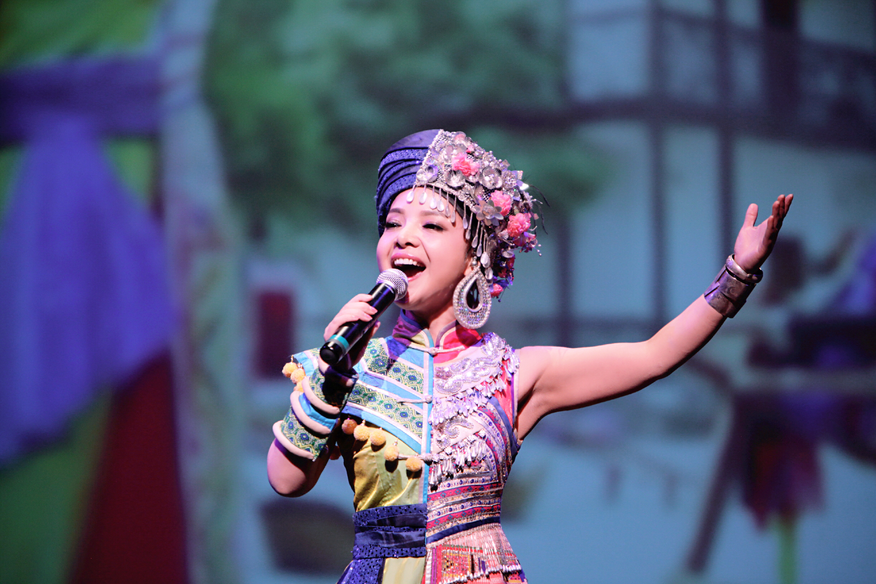 陈涓美声歌曲视频,反串歌手陈涓男女声随意切换