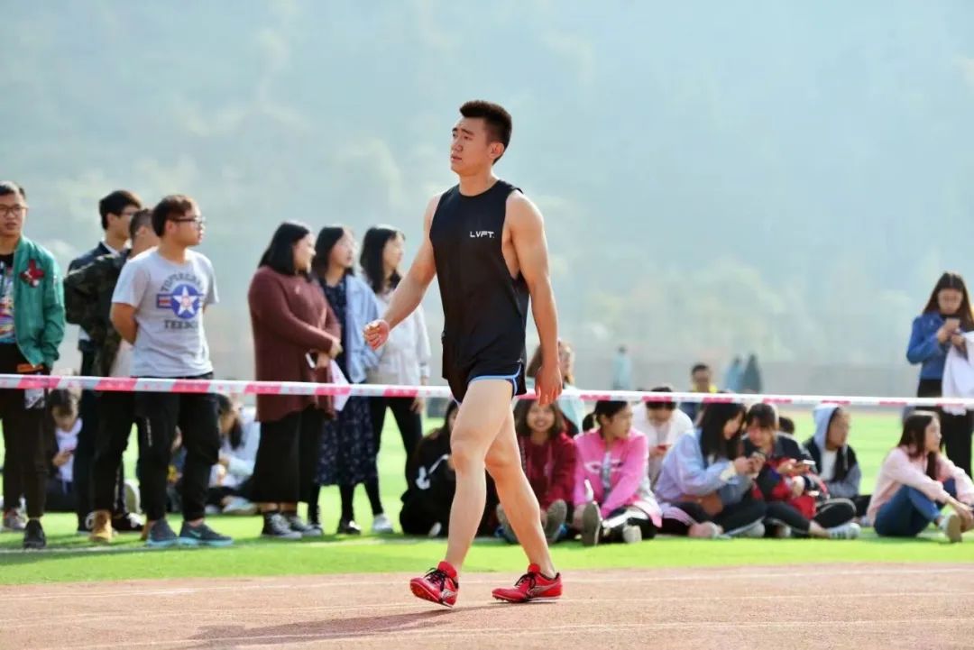 工作8个月,月薪1.3W,从田径场到健身房,变的是赛场,不变的是光芒!