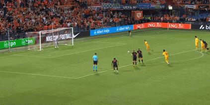 威尔士被绝杀贝尔反应,荷兰3:2威尔士