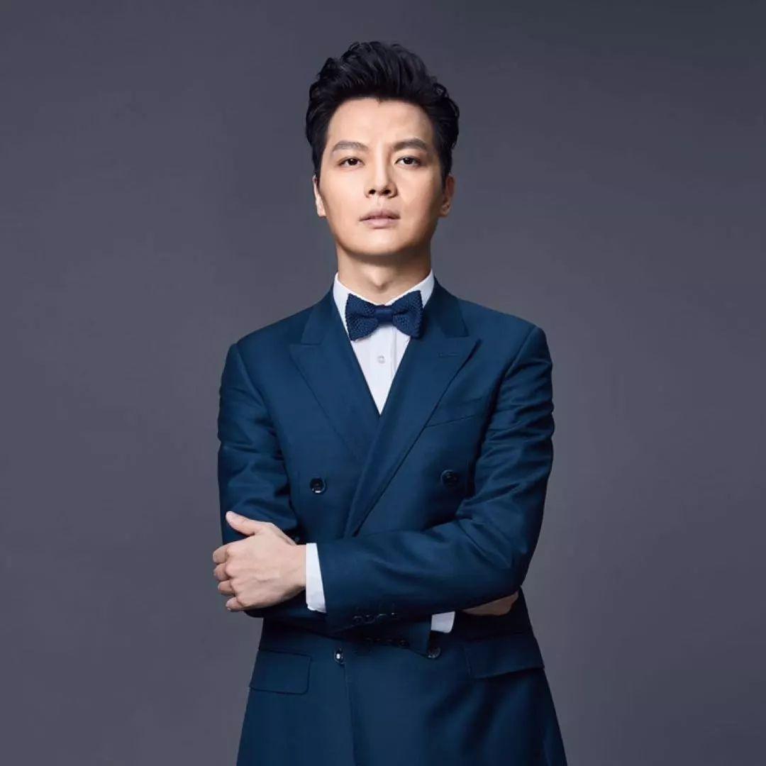 央视主持任鲁豫近况曝光,主持人任鲁豫宣布二胎