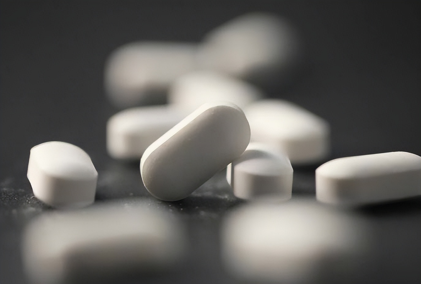 大脑开始萎缩这三点异常不难发现,右边大脑萎缩什么反应