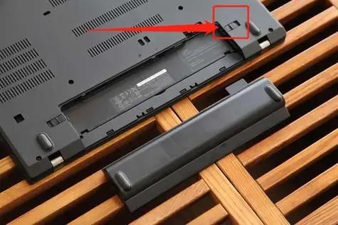 macbook键盘进水后键盘错乱怎么办,笔记本电脑键盘进水怎么救