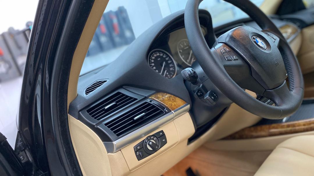 14款宝马x5老改新过程,2011款宝马x5翻新修复