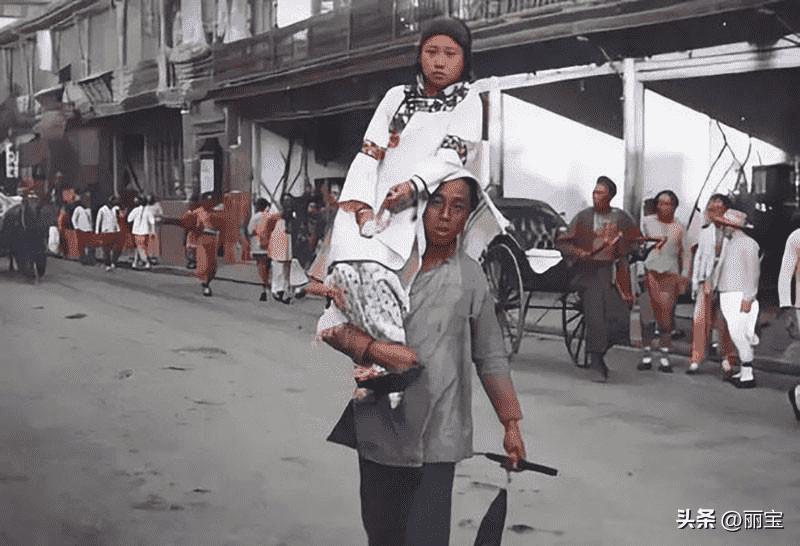 日军日记:男人饿倒在地,为了救他,我将他妻子的乳房割给他吃!