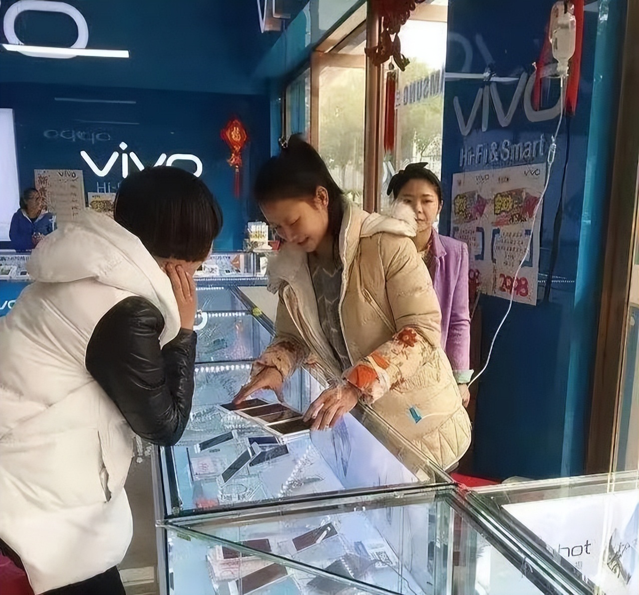 网购机和实体店的机子有啥不一样,网购手机和实体店的质量一样吗