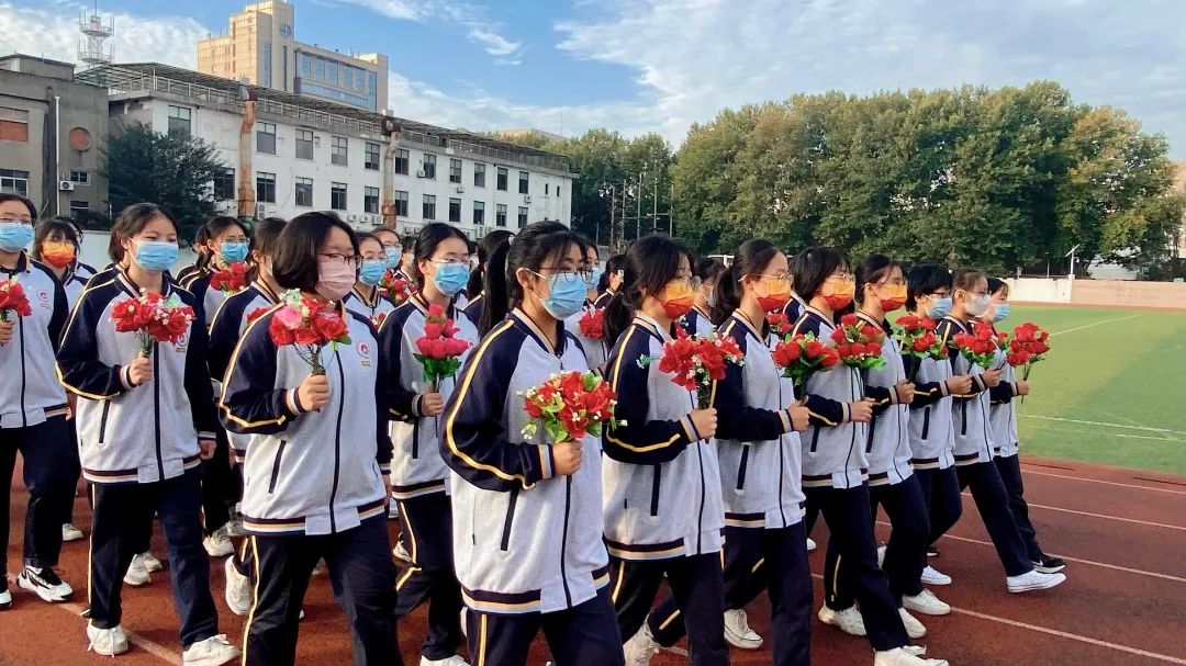 秦淮科技高中跑操,南京市秦淮中学跑操