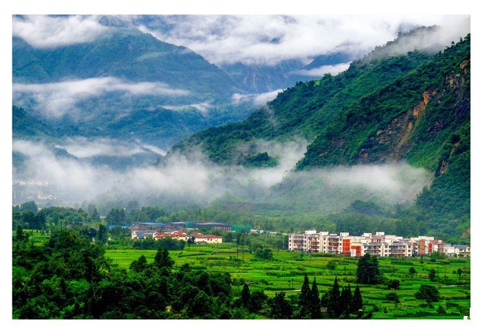 10年前的汶川照片,地震前和地震后的汶川县城老照片