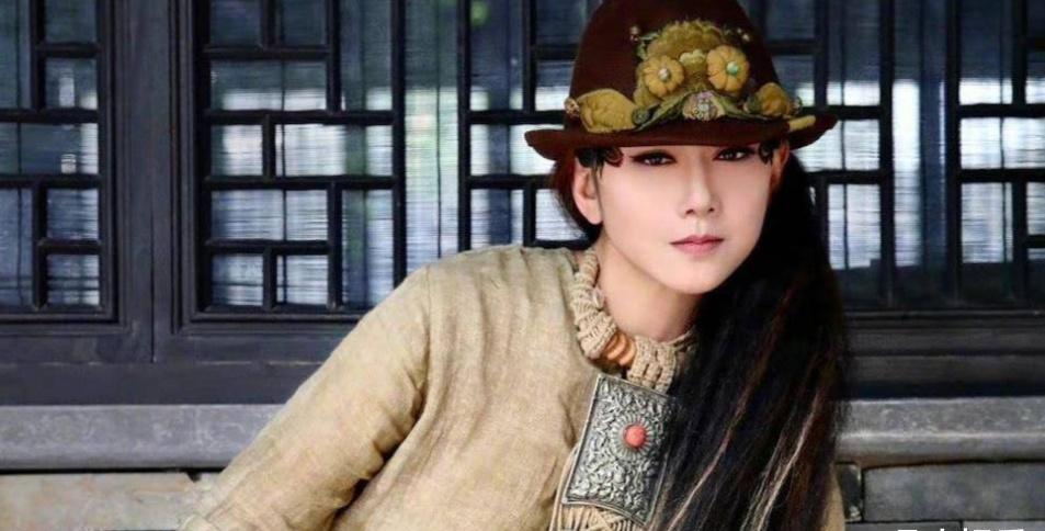 丁字裤、露臀，所谓的“艺术”都没用，谁审美有问题？