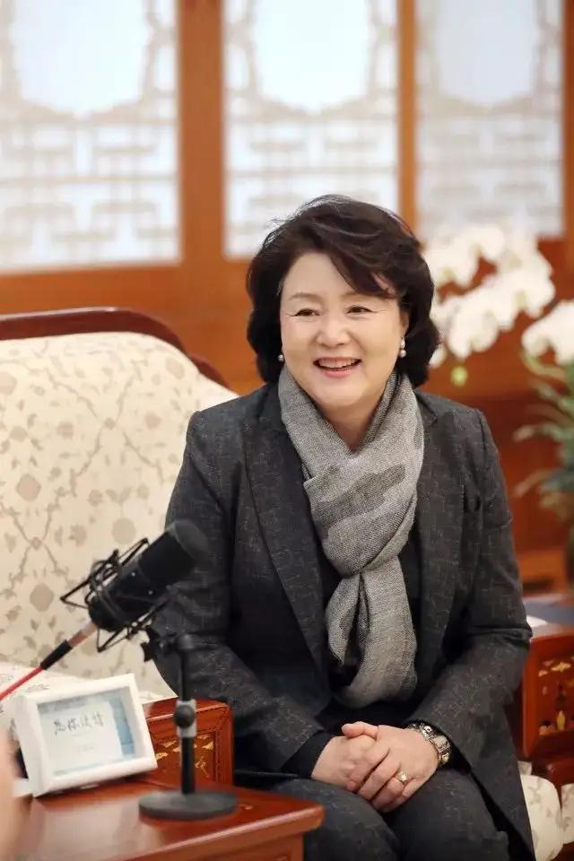 文在寅夫人近期消息,文在寅向韩国发钱了吗