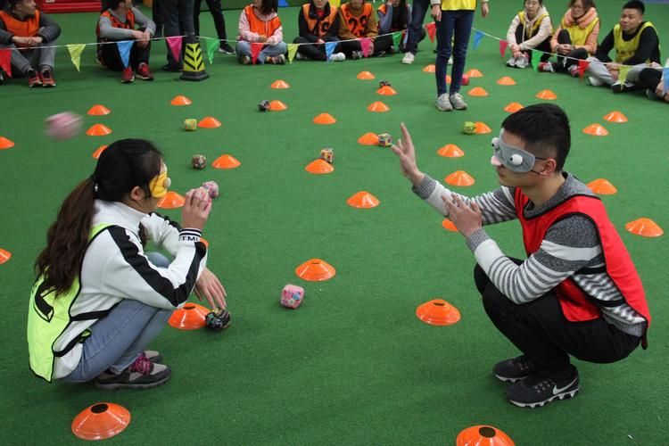 适合年轻人玩的团建小游戏,适合团建的小游戏冷门