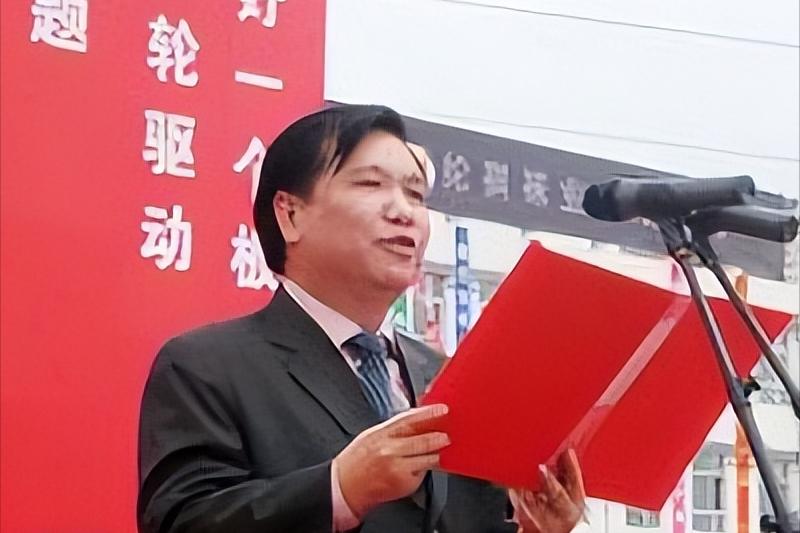 电池大王钟馨稼简历,电池大王钟馨稼