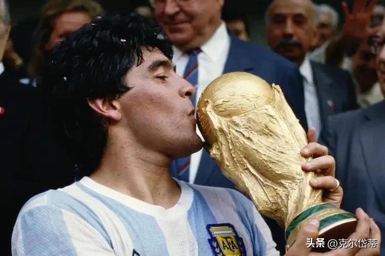 世界足坛最难打破的五大纪录,足球的两大支柱梅西和c罗