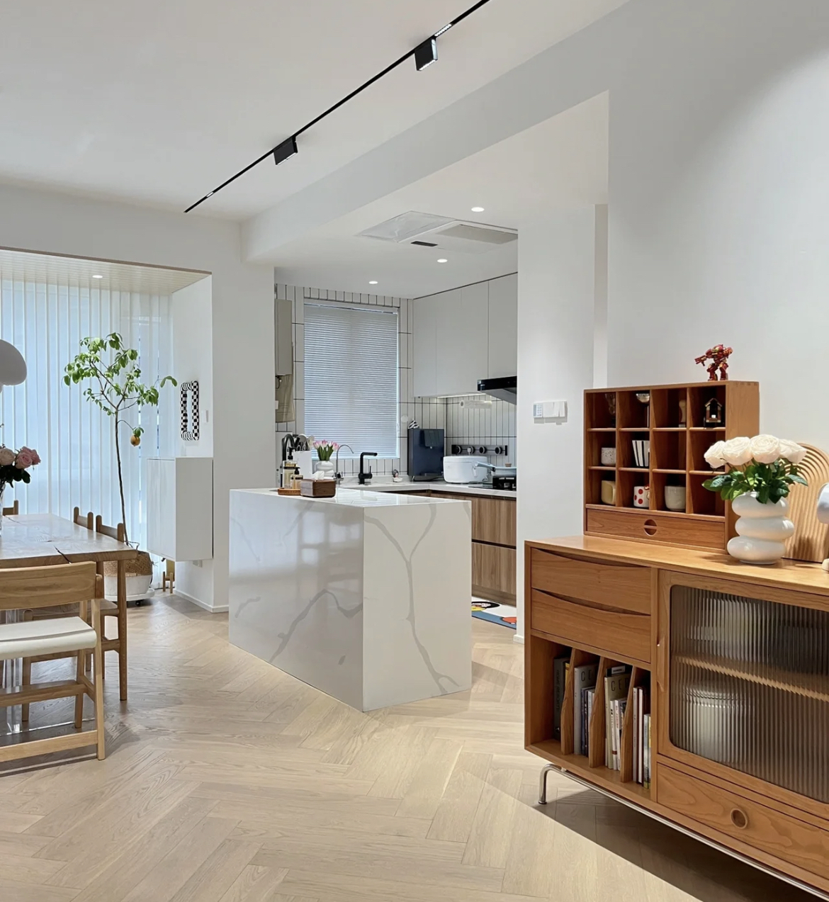 厨房地板铺什么地板砖好,地面有没有必要铺瓷砖木地板