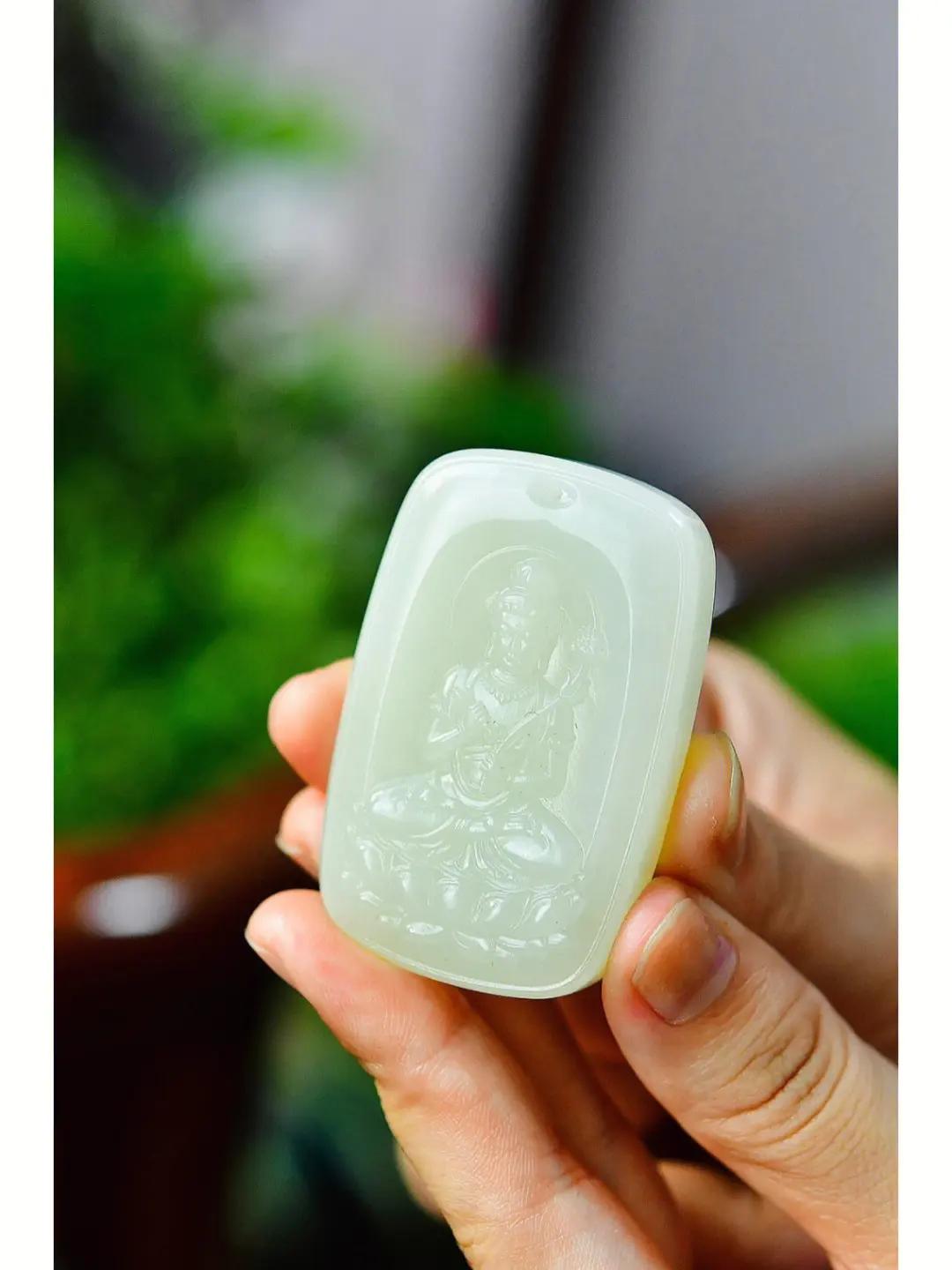 和田玉只喜欢籽料？6大极品和田玉山料，让你忘记籽料的好！