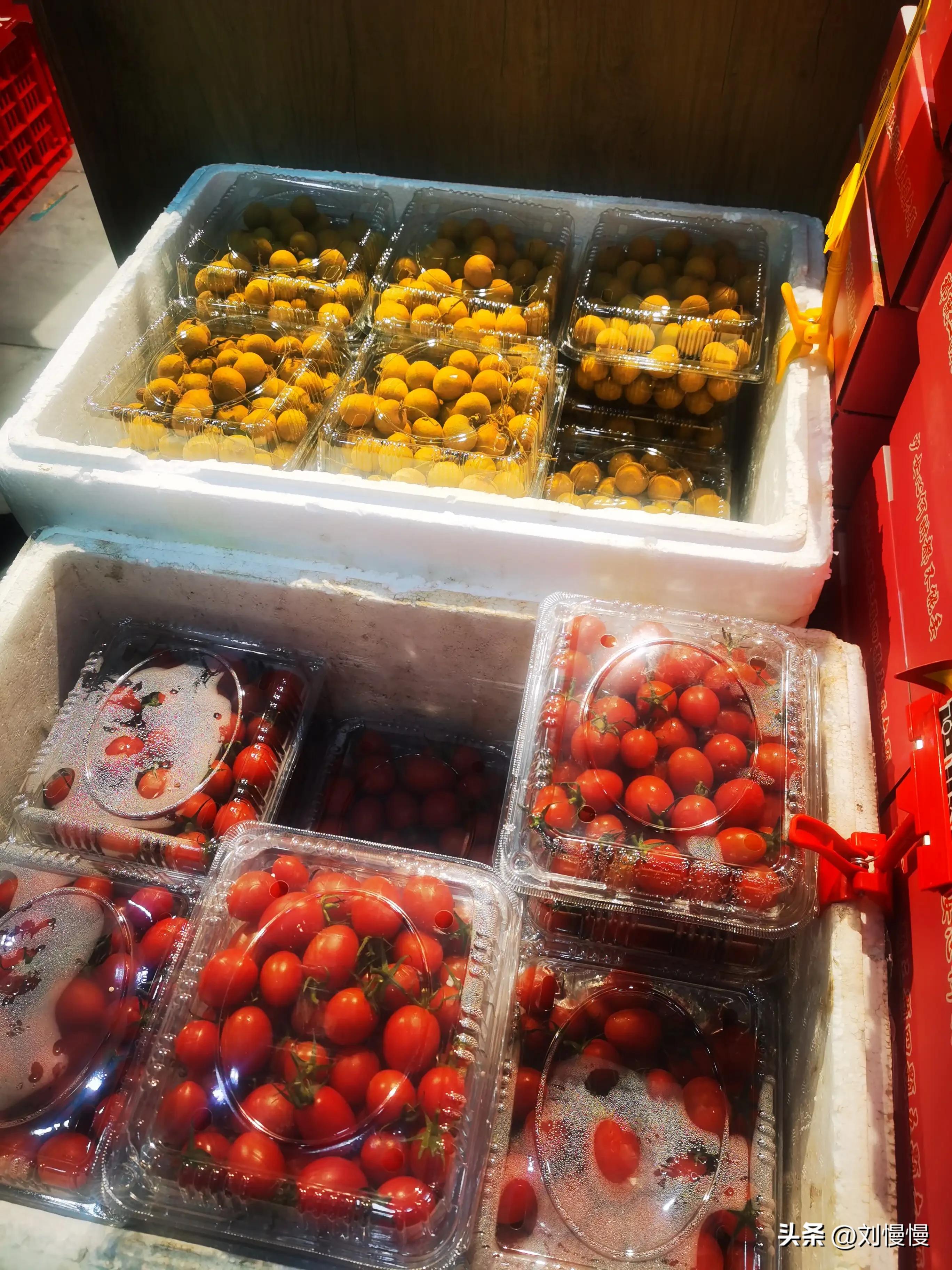 90后小伙卖水果一个月收入30万,做水果生意一年赚700万