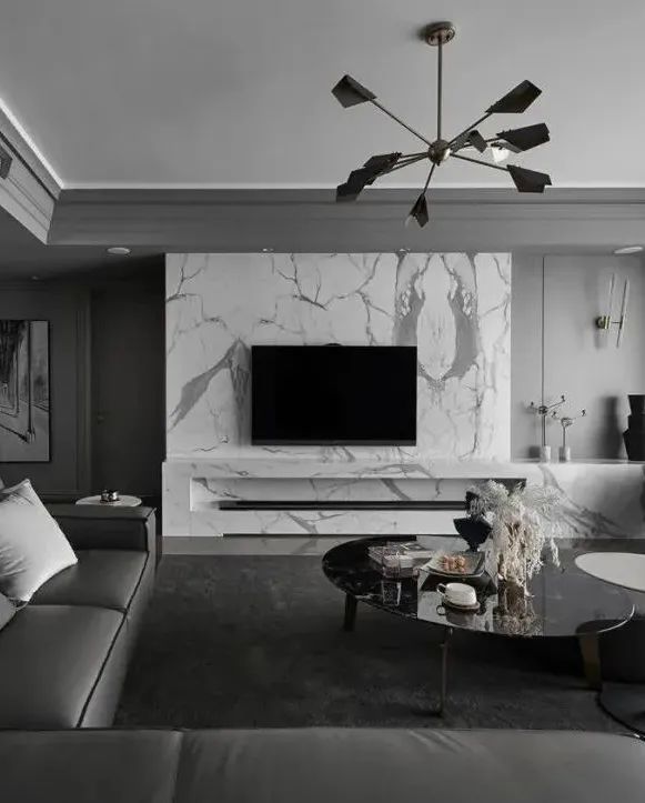 鱼肚白墙砖怎么贴显档次,鱼肚白瓷砖铺贴实景图