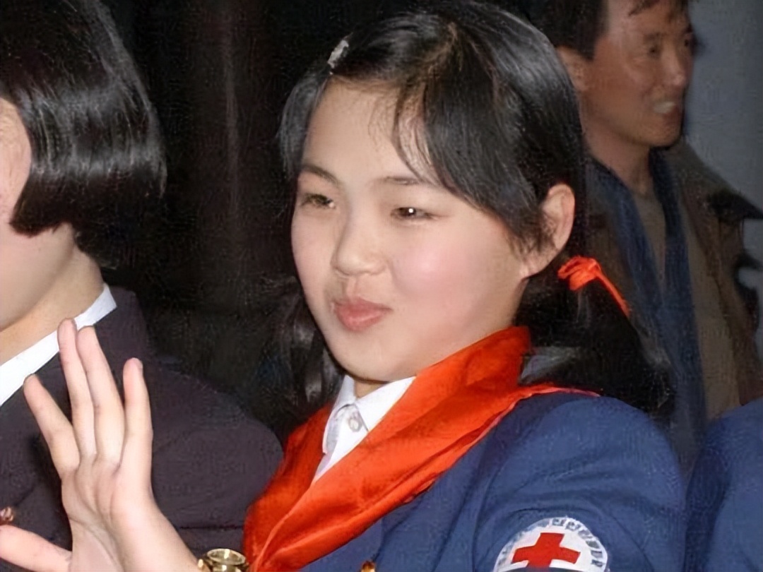 朝鲜第一千金首次亮相,朝鲜第一千金与爸爸同框