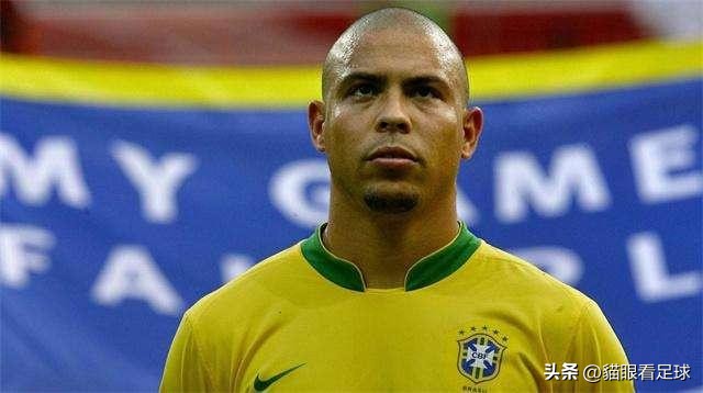 46岁大罗惹出争议！回应难自圆其说，巴西球迷质疑不尊重前辈贝利