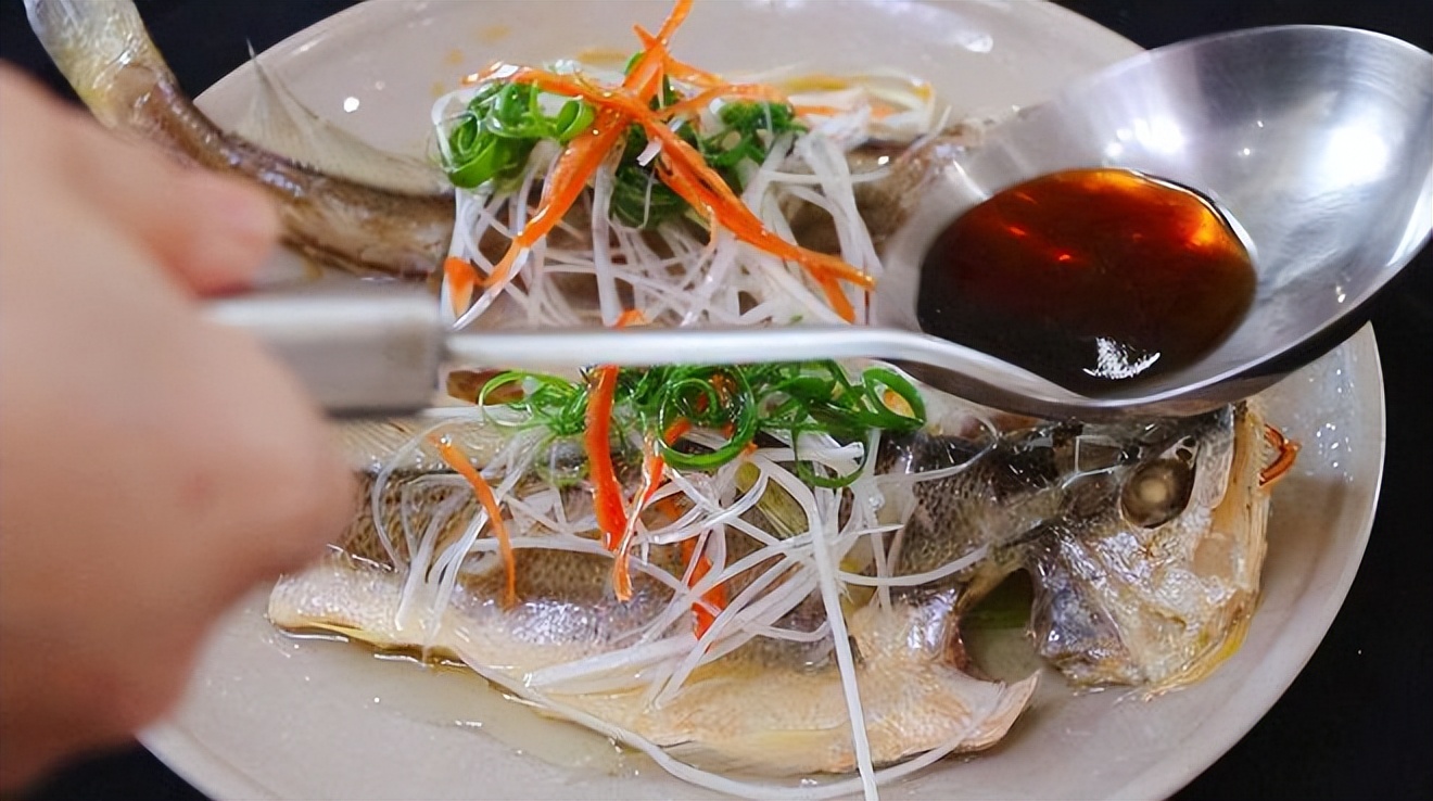 深水黄鱼和野生大黄鱼区别,大黄鱼和黄花鱼的价格区别