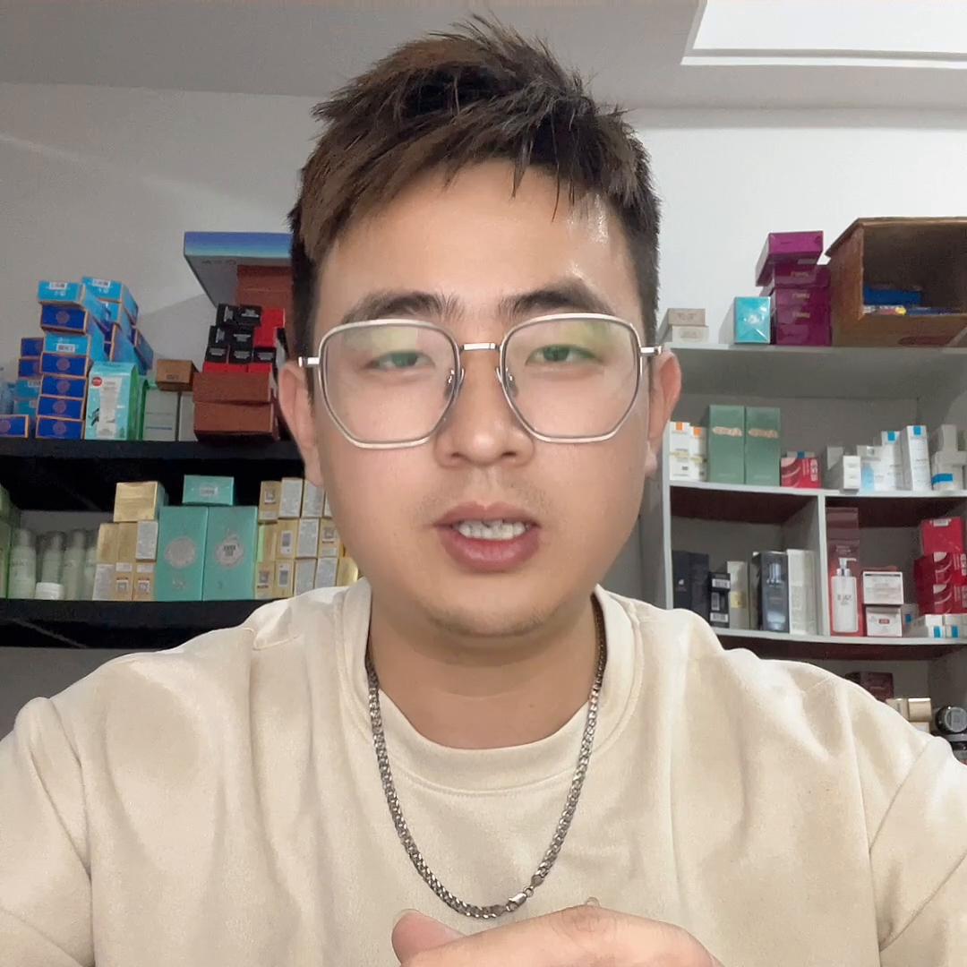 开化妆品店是加盟还是去批发,开化妆品店要加盟吗