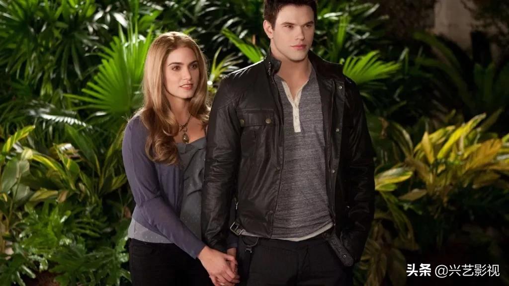 妮基瑞德暮光之城图片,暮光之城暮色亲吻画面