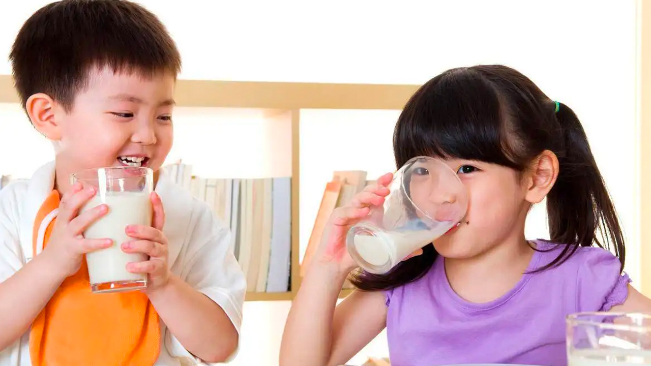 脚大是不是意味着可以长得更高,脚大说明人长得高吗