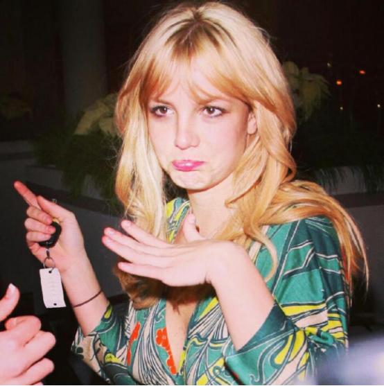 “小甜甜”被父亲在体内放节育器，奴役她13年，禁止让她见孩子