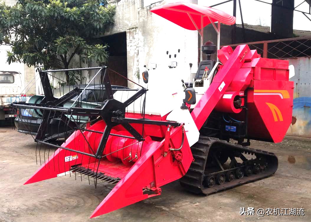 水稻收割机视频和介绍,大型水稻收割机的技术参数