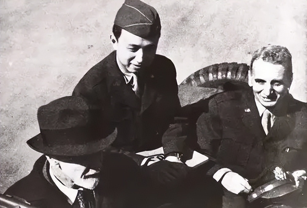 钱学森跟蒋英多大结婚的,钱学森和蒋英几岁结婚的