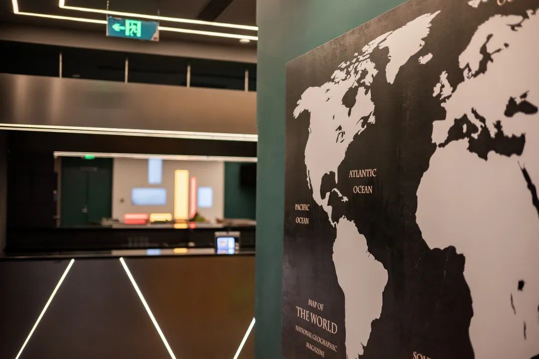 南京东路这家大隐于市设计师酒店,沉浸体验一个前所未有的空间