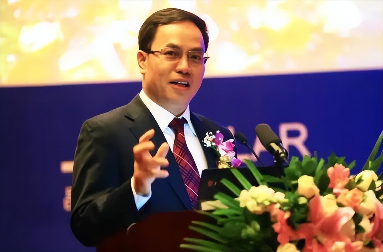 2019中国首富李河君,中国首富李河君股票