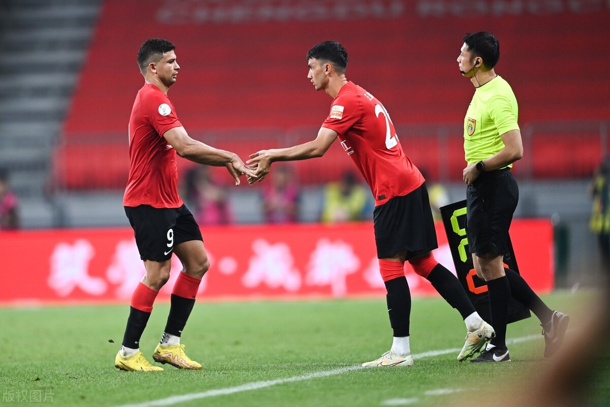 重庆中乙对战成都中超球队,中国足球乙级联赛铜梁龙