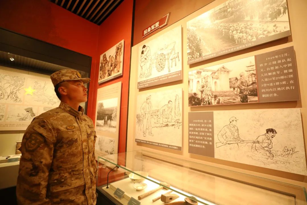 邱少云的一生视频简介,邱少云不同时间的事迹