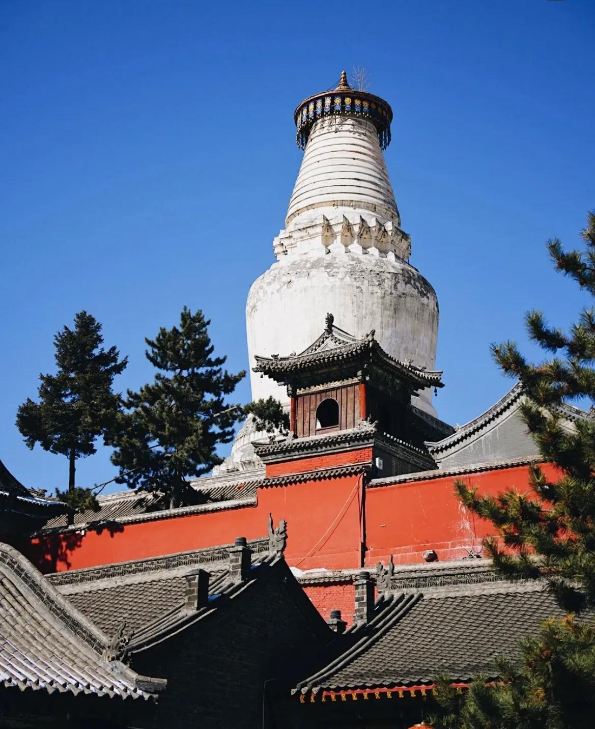 四大名山五台山在哪里,与五台山齐名的四大名山是哪几个